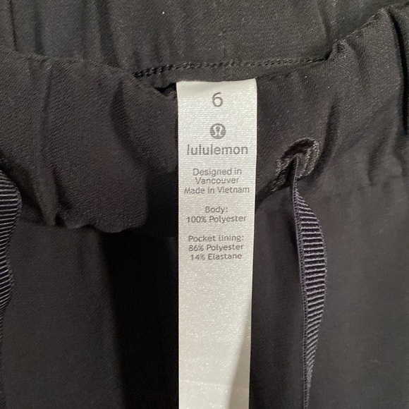 Lululemon On The Fly Wide Leg Pant! - Picture 4 of 4